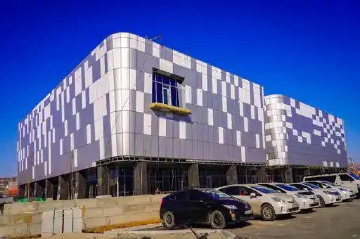 СПОРТ ЦОГЦОЛБОР БҮХИЙ ЦЭЦЭРЛЭГТ ХҮРЭЭЛЭНГИЙН БАРИЛГА УГСРАЛТ 80 ХУВЬТАЙ ҮРГЭЛЖИЛЖ БАЙНА