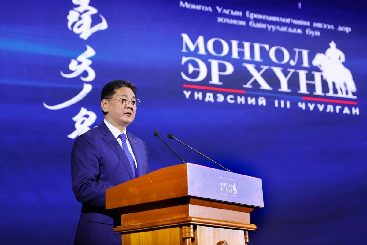 МОНГОЛ УЛСЫН ЕРӨНХИЙЛӨГЧИЙН ИВЭЭЛ ДОР ЗОХИОН БАЙГУУЛЖ БУЙ &ldquo;МОНГОЛ ЭР ХҮН&rdquo; ҮНДЭСНИЙ III ЧУУЛГАН ТӨРИЙН ОРДОНД БОЛЖ БАЙНА.