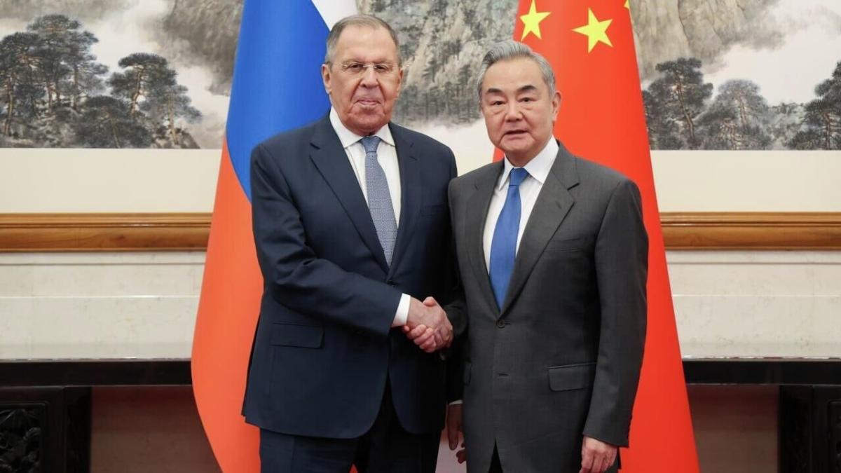 ОРОСЫН ГАДААД ХЭРГИЙН САЙД СЕРГЕЙ ЛАВРОВ БЭЭЖИНД ХҮРЭЛЦЭН ИРЛЭЭ