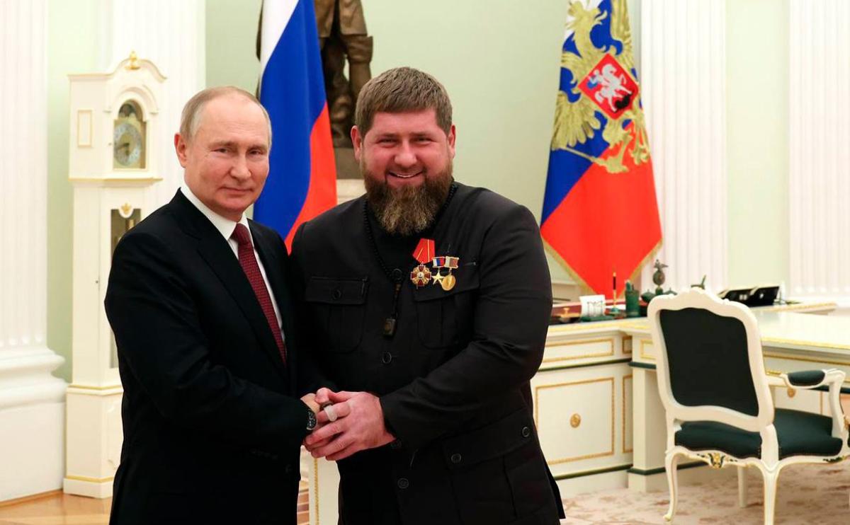 ОХУ-ЫН ТЭРГҮҮН ЧЕЧЕНИЙ БНУ-ЫН ТЭРГҮҮНЭЭР РАМЗАН КАДЮРОВЫГ УЛИРАН ӨРСӨЛДӨХИЙГ ДЭМЖЛЭЭ