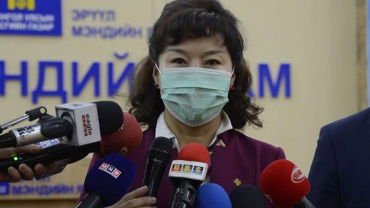 Д.Сарангэрэл: Эрүүл мэндийн салбарын эмч, мэргэжилтнүүдийн цалин урамшууллыг дахин нэмэгдүүлэх тооцоолол хийх үүргийг Засгийн тэргүүн өгсөн.